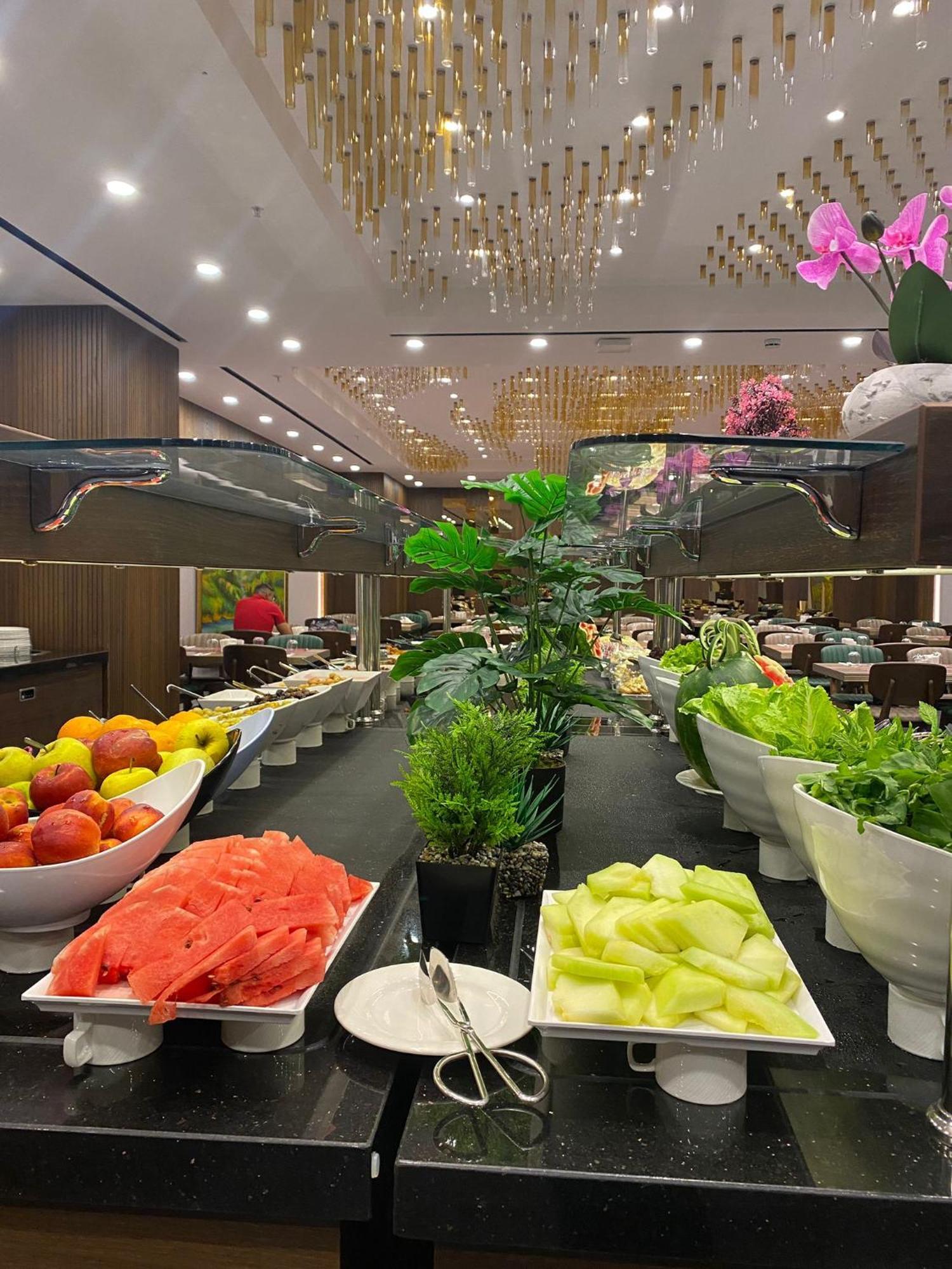 Ramada By Wyndham Istanbul Umraniye Istambul Exterior foto