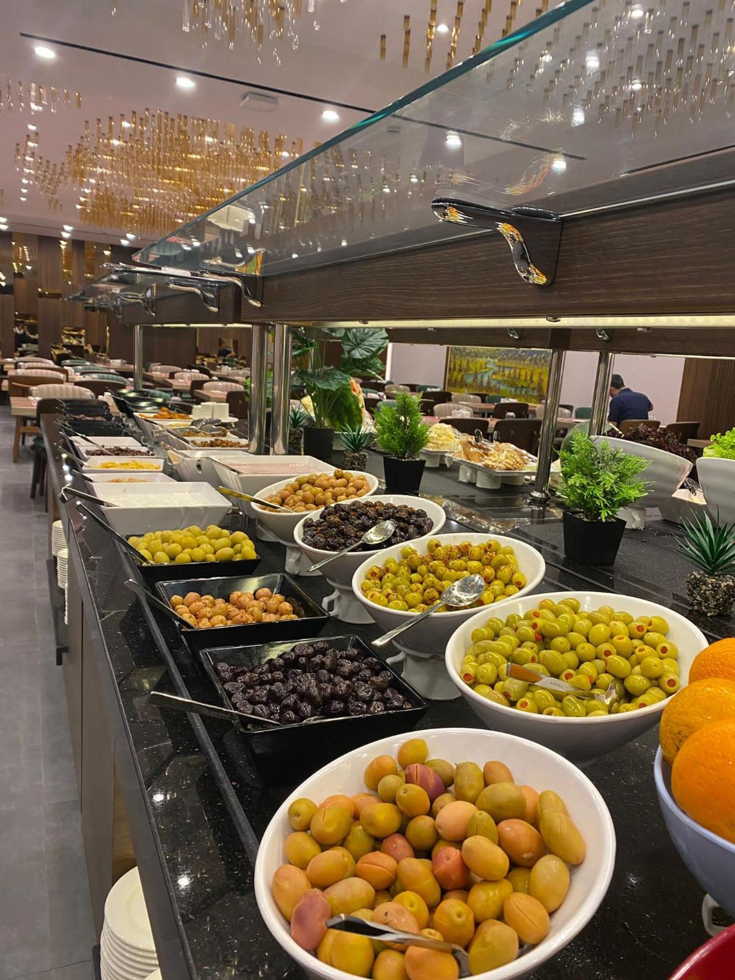 Ramada By Wyndham Istanbul Umraniye Istambul Exterior foto